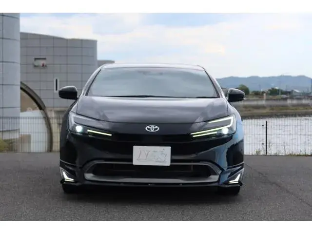 Toyota Prius Z 2024 photo 2