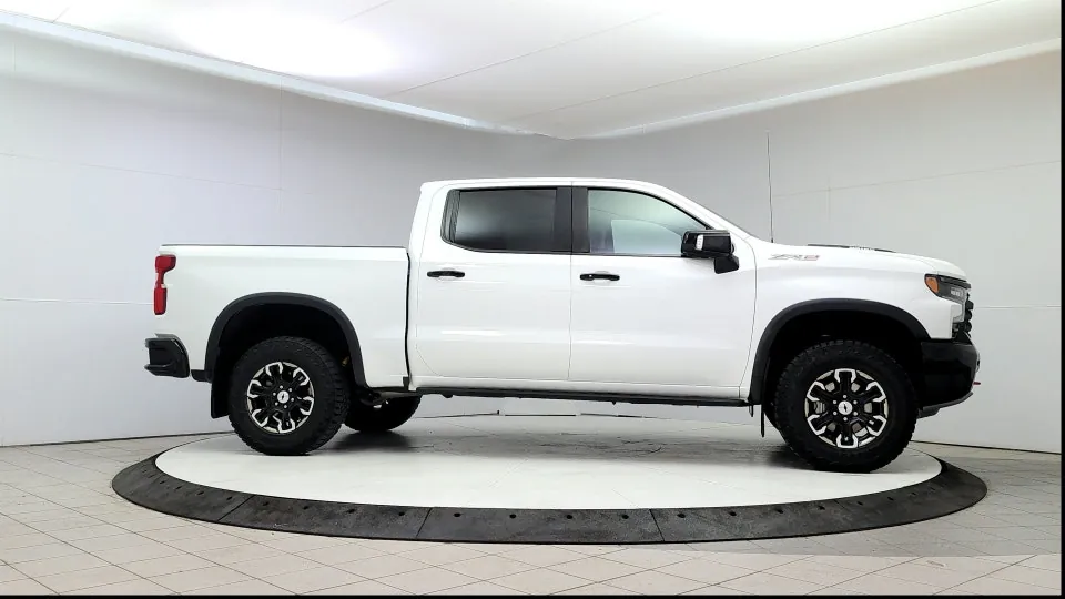 Chevrolet Silverado 1500 2025 photo 2