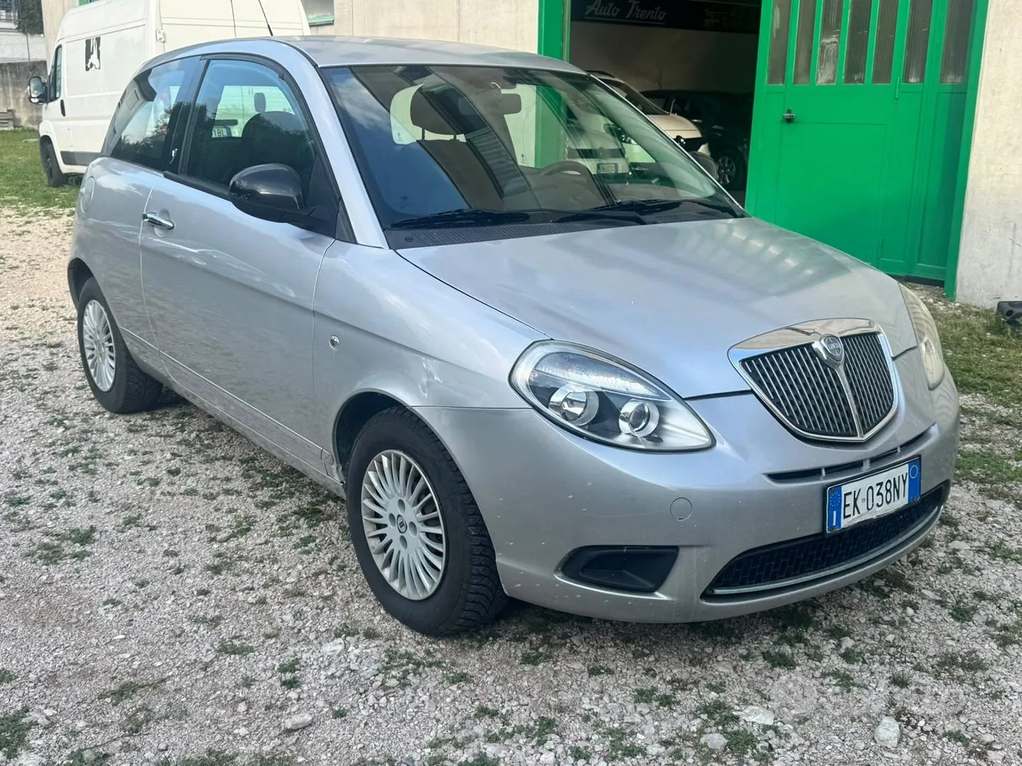 Lancia Ypsilon 2011 photo 2