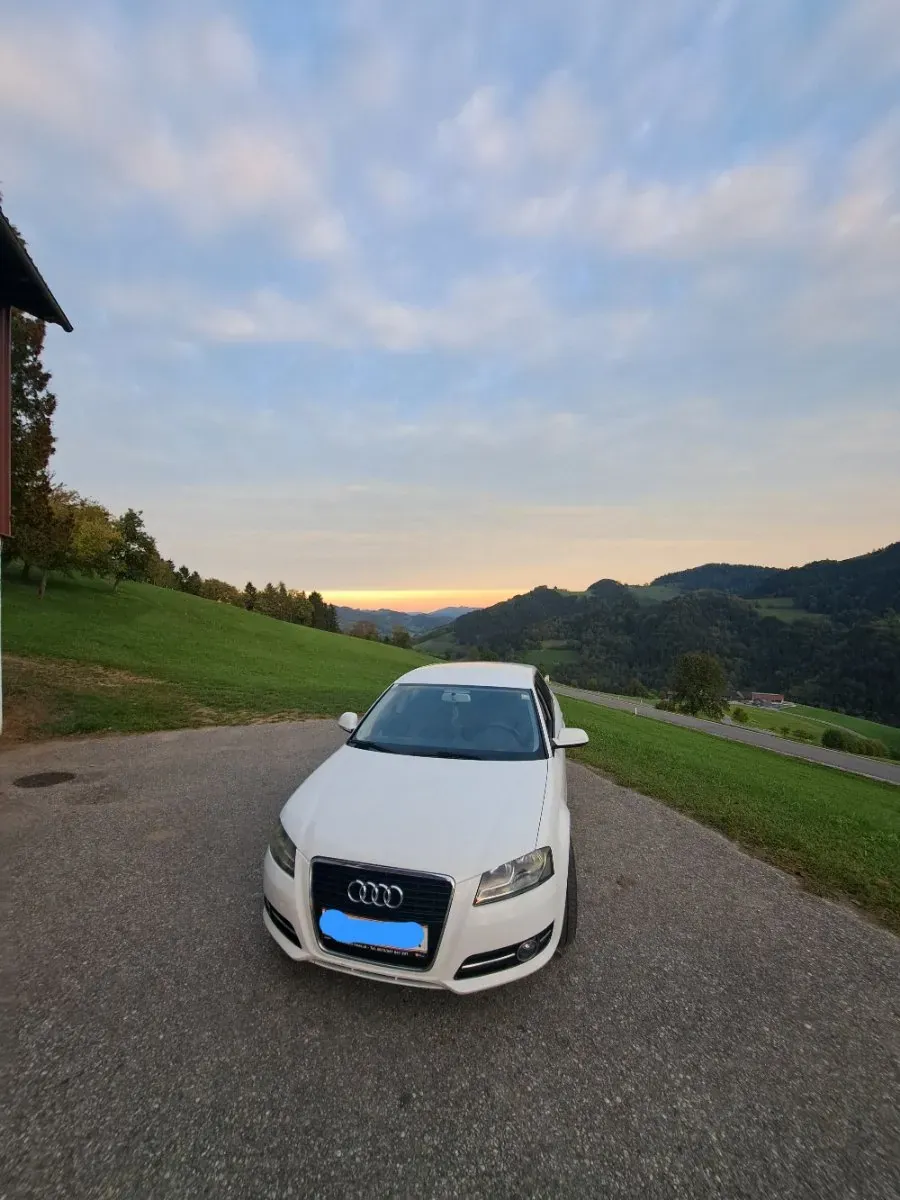Audi A3 2011 photo 2