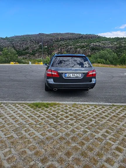 Mercedes-Benz E350 D 2010 photo 4