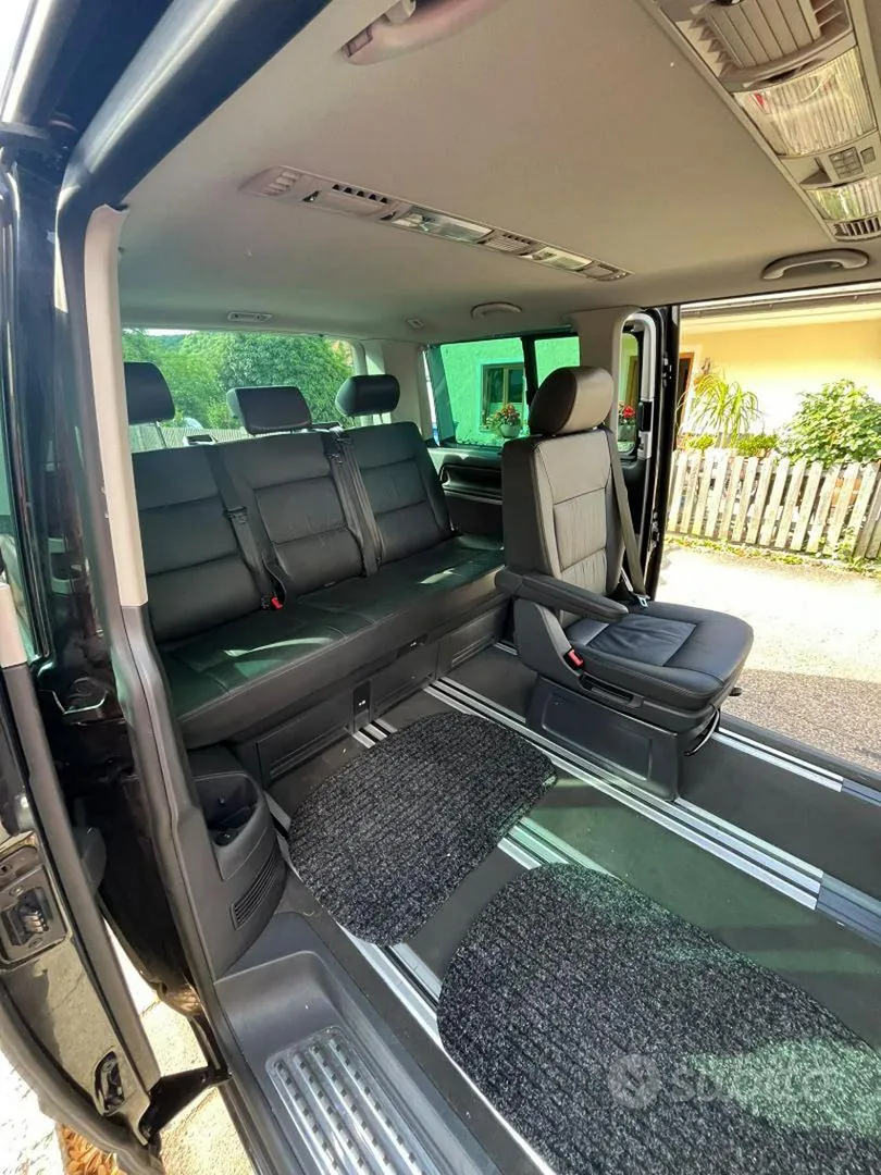 Volkswagen Multivan 2009 photo 3