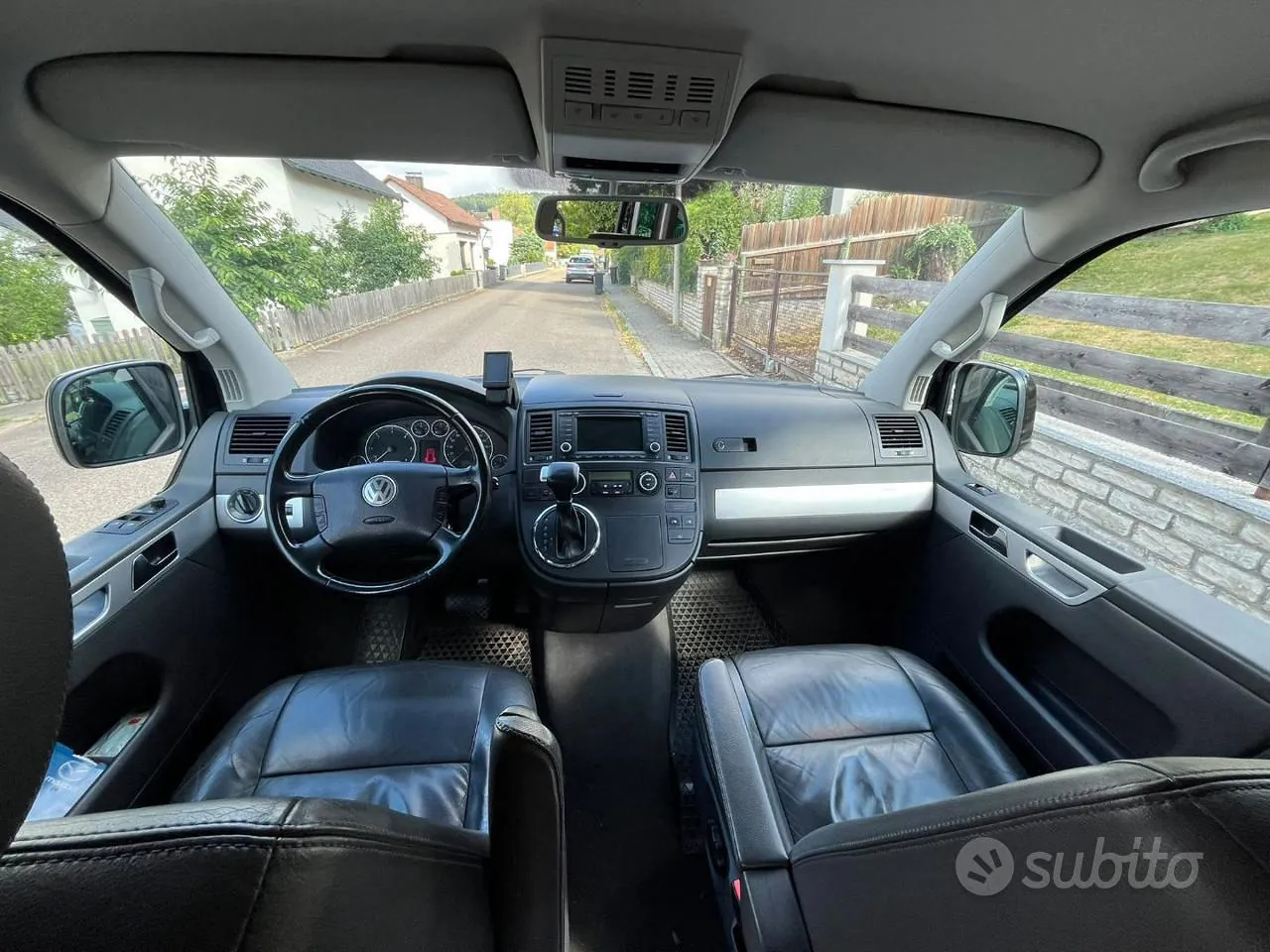 Volkswagen Multivan 2009 photo 5