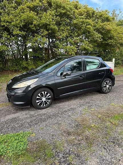Peugeot 207 2009 photo 3