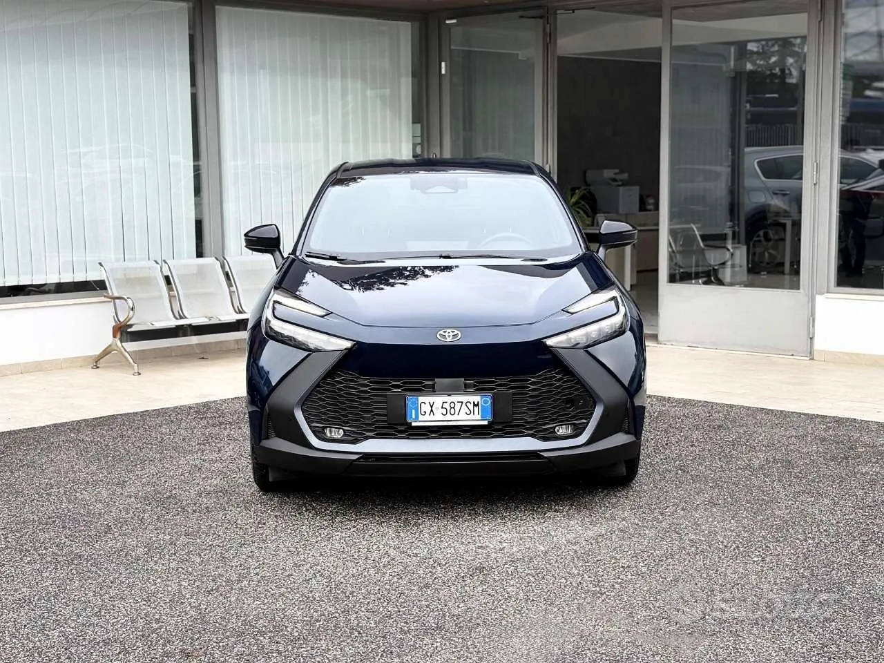 Toyota C-Hr 2024 photo 2