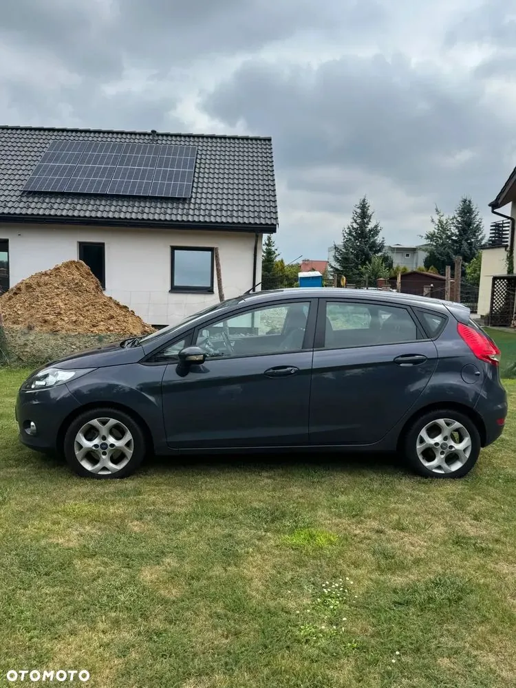Ford Fiesta 2012 photo 3