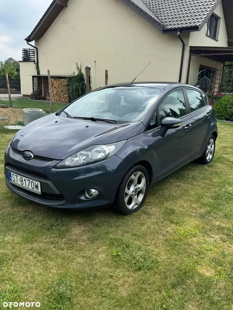 Ford Fiesta 2012 photo 2