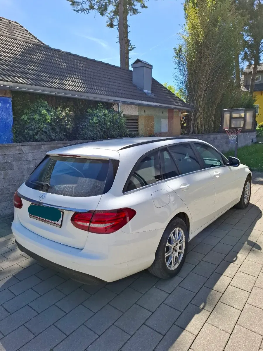 Mercedes-Benz C-Class 2018 photo 3