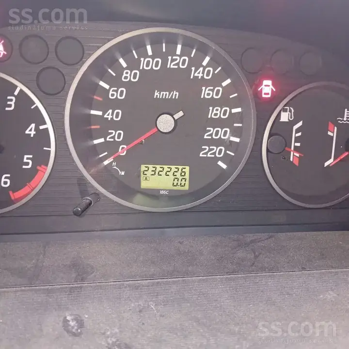 Nissan X-Trail 2003 photo 2
