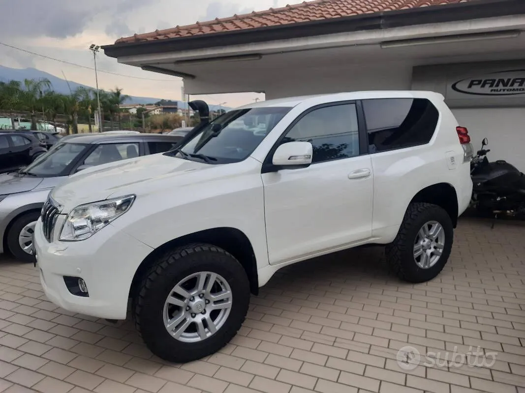 Toyota Land Cruiser 2010 photo 3