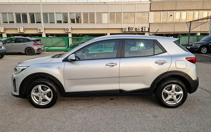 Kia Stonic 2022 photo 2
