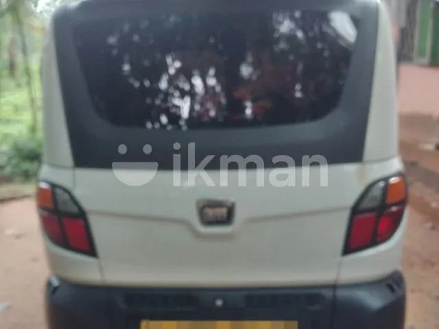 Bajaj Qute