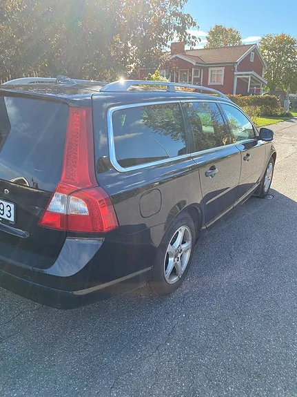 Volvo V70 2009 photo 2