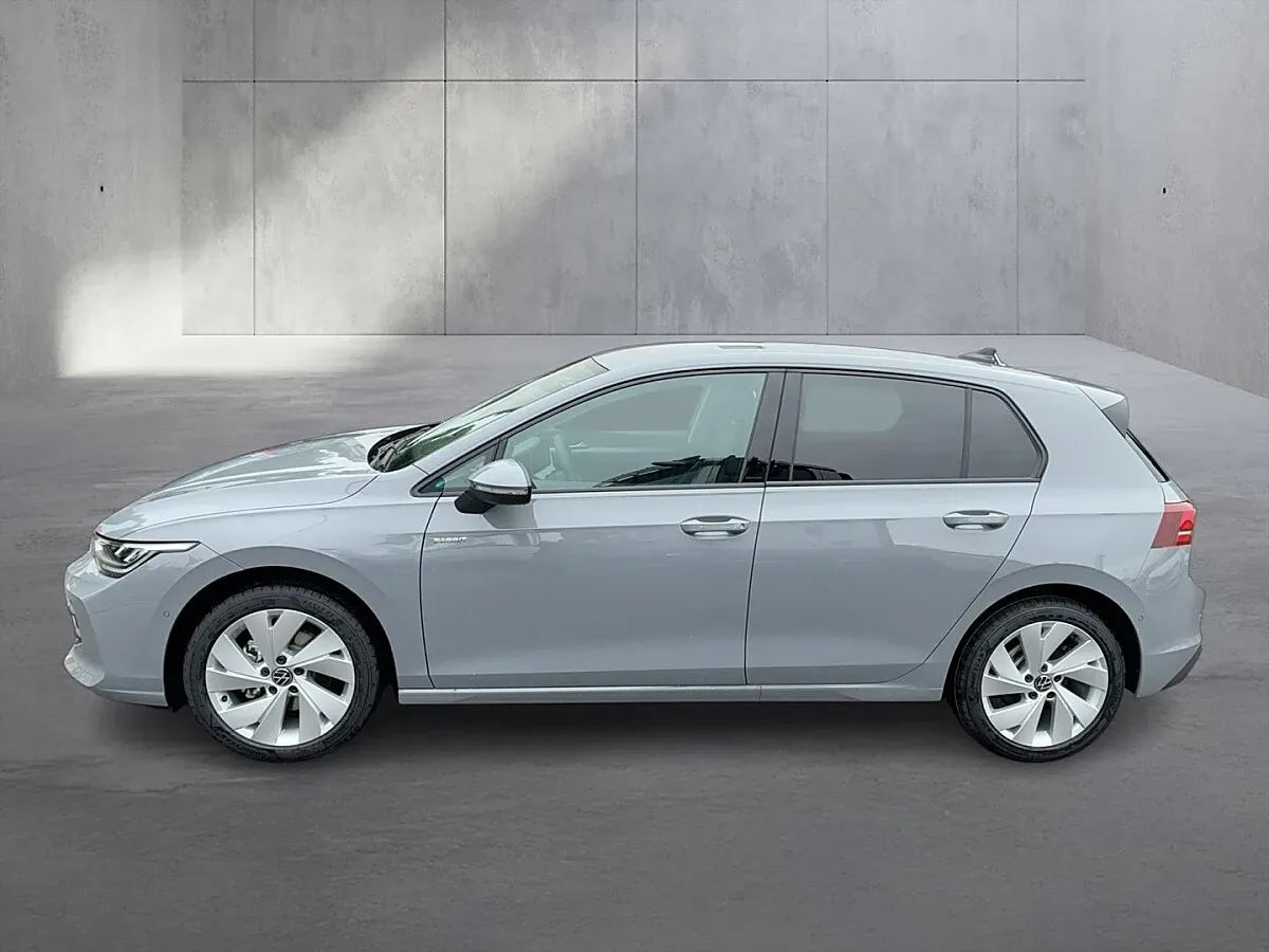 Volkswagen Golf 2026 photo 2