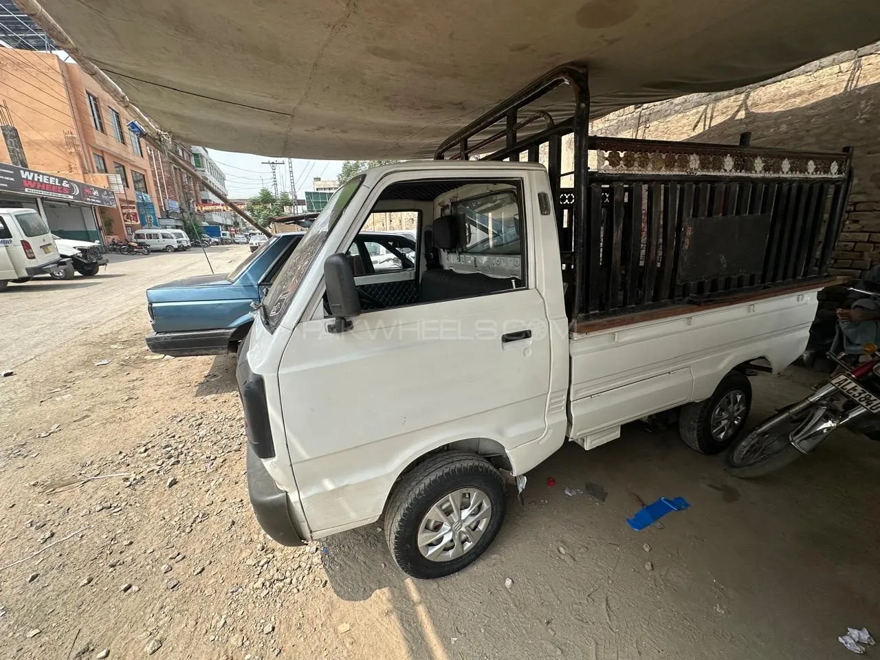 Suzuki Ravi