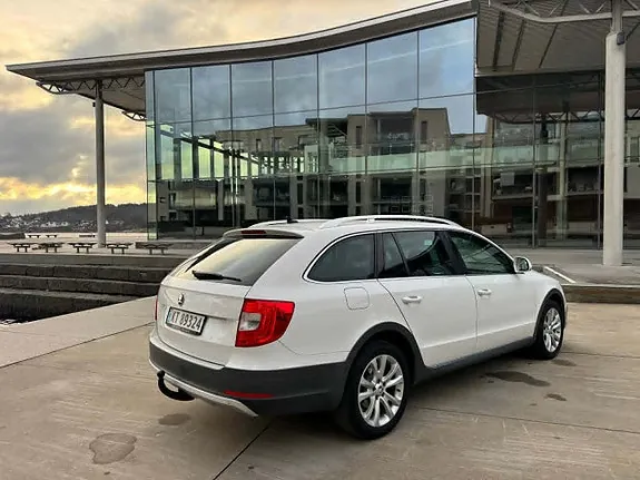 Skoda Superb 2014 photo 3