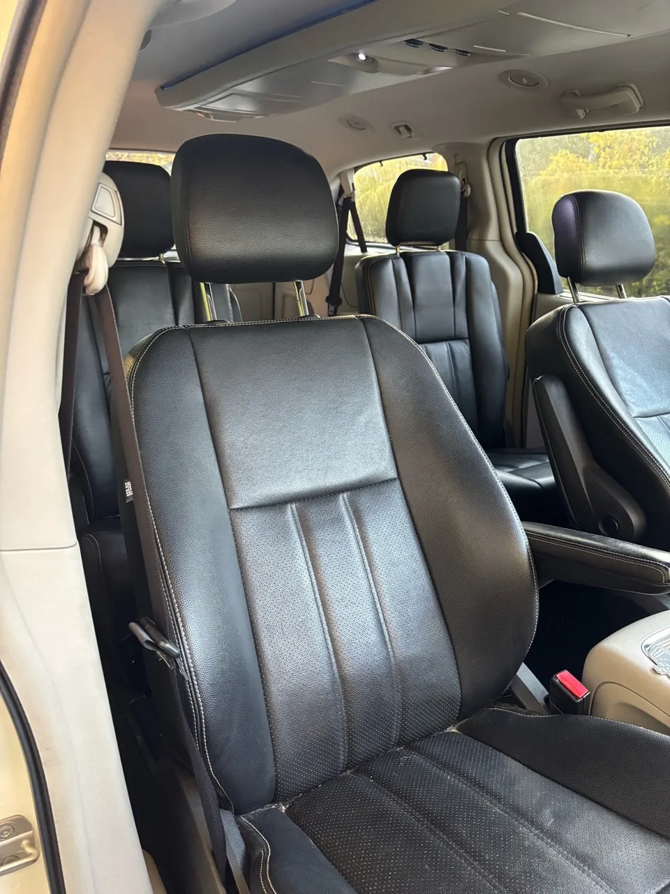Chrysler Town & Country 2013 photo 5