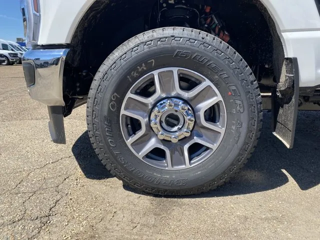 Ford Super Duty F-350 2026 photo 3