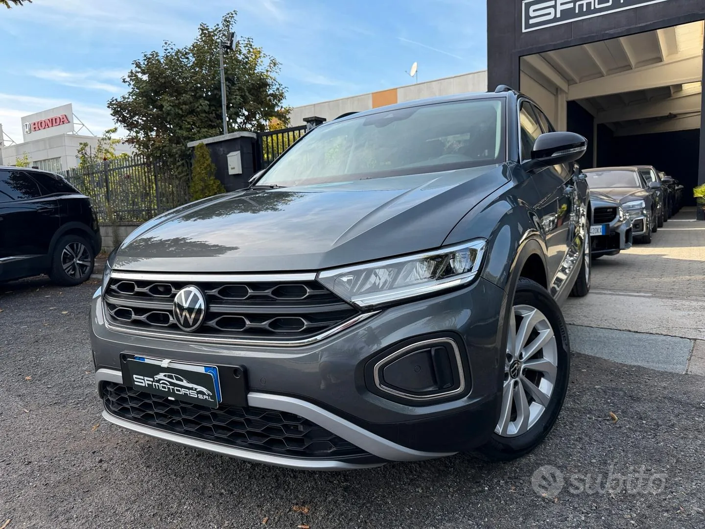 Volkswagen T-Roc 2024 photo 2