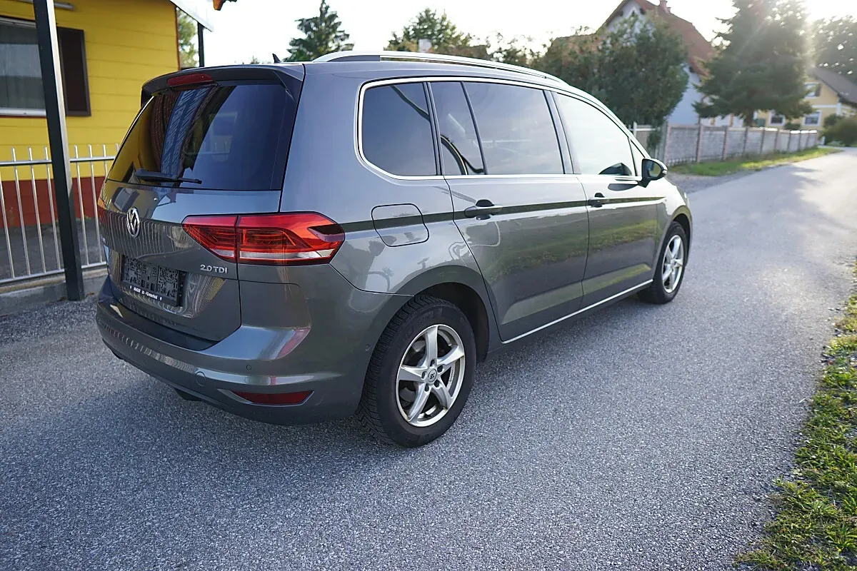 Volkswagen Touran 2018 photo 2