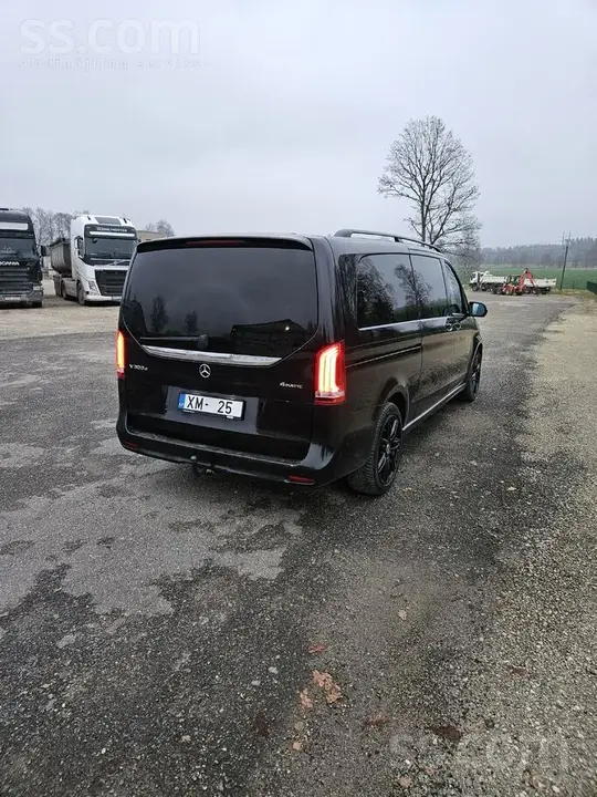 Mercedes-Benz V300 2022 photo 3