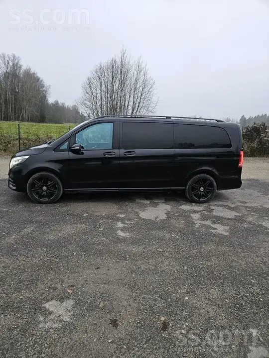 Mercedes-Benz V300 2022 photo 2