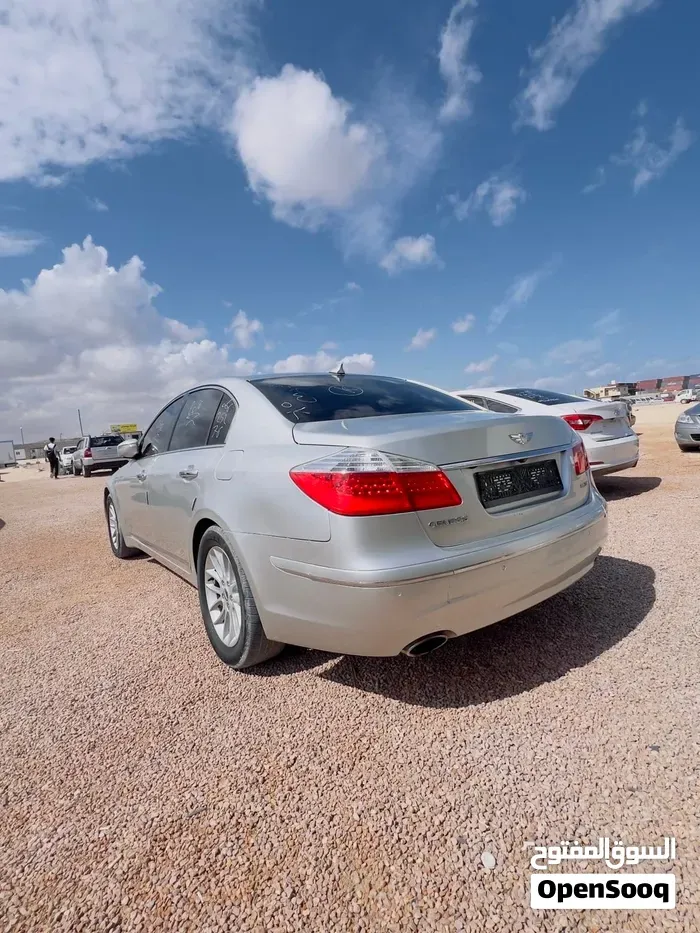 Hyundai Genesis 2010 photo 4