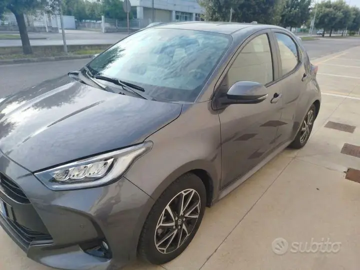 Toyota Yaris Hybrid 2023 photo 3