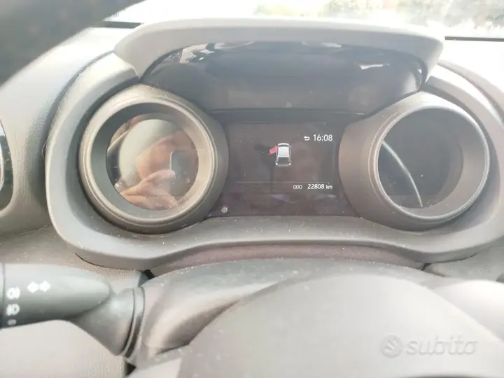 Toyota Yaris Hybrid 2023 photo 4