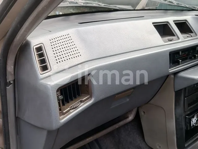 Mitsubishi Lancer 1987 photo 5