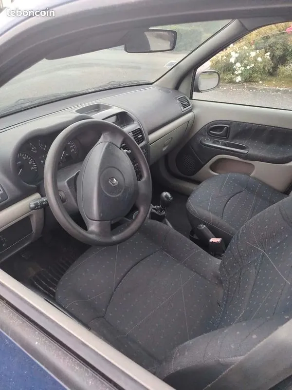 Renault Clio 2002 photo 5