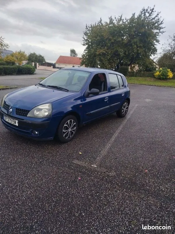 Renault Clio 2002 photo 2