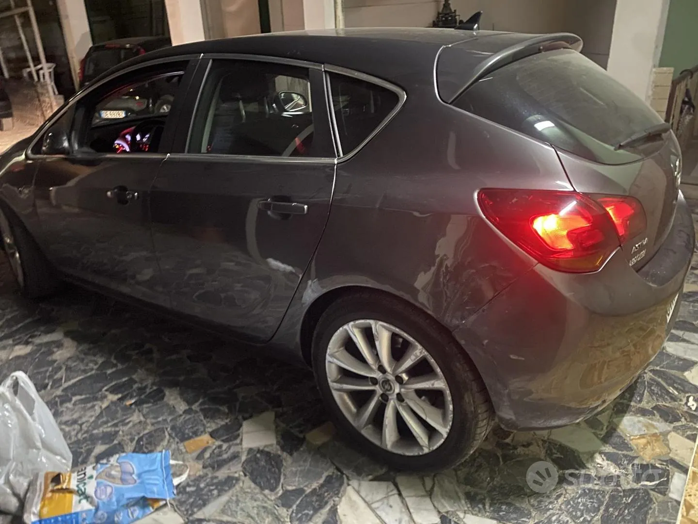 Opel Astra 2011 photo 4