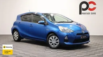 Toyota Aqua 2012 photo 2