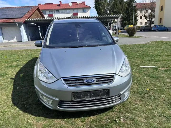 Ford Galaxy 2011 photo 2