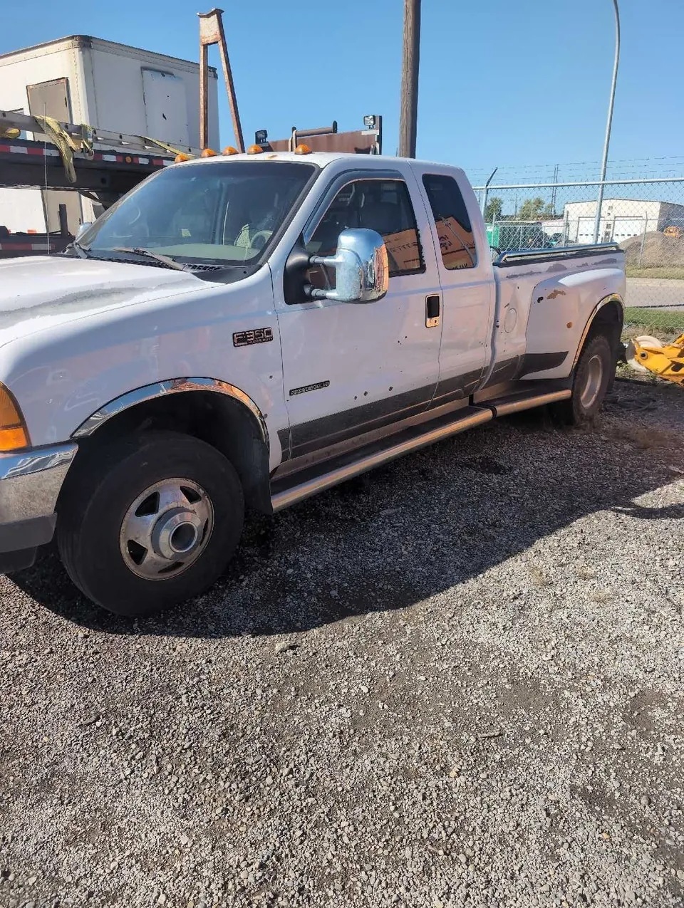 Ford F-350 Lariat 2001 photo 2