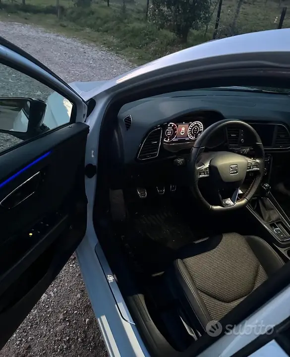 Seat Leon 2019 photo 2