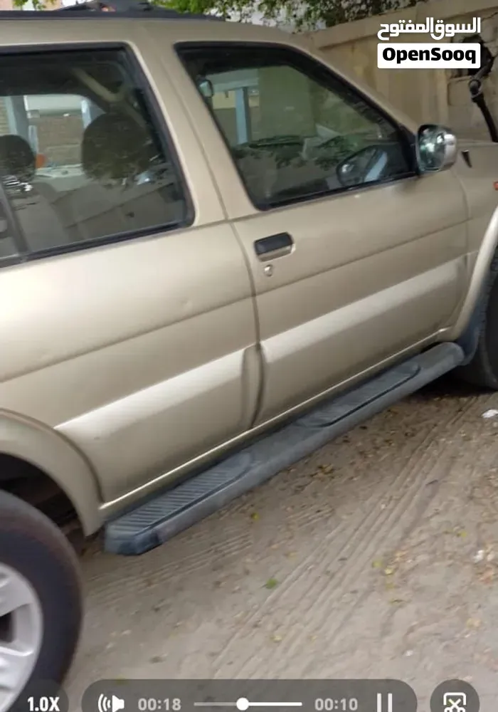 Nissan Pathfinder 2002 photo 2