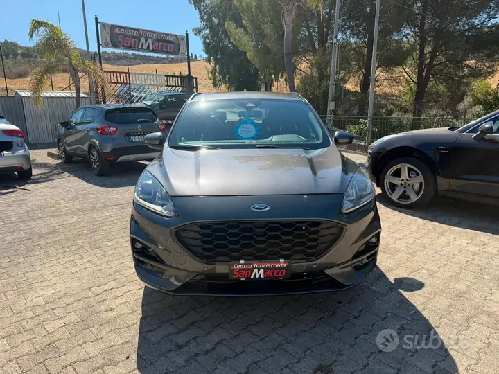 Ford Kuga 2022 photo 2