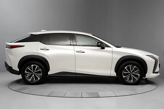 Lexus Rz450E 2023 photo 5