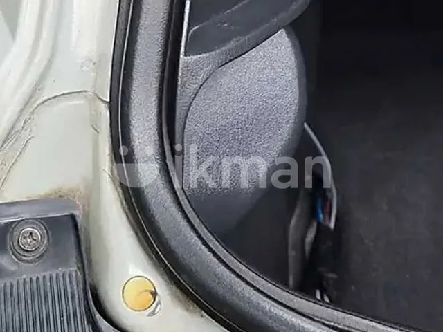 Toyota Starlet 1995 photo 4