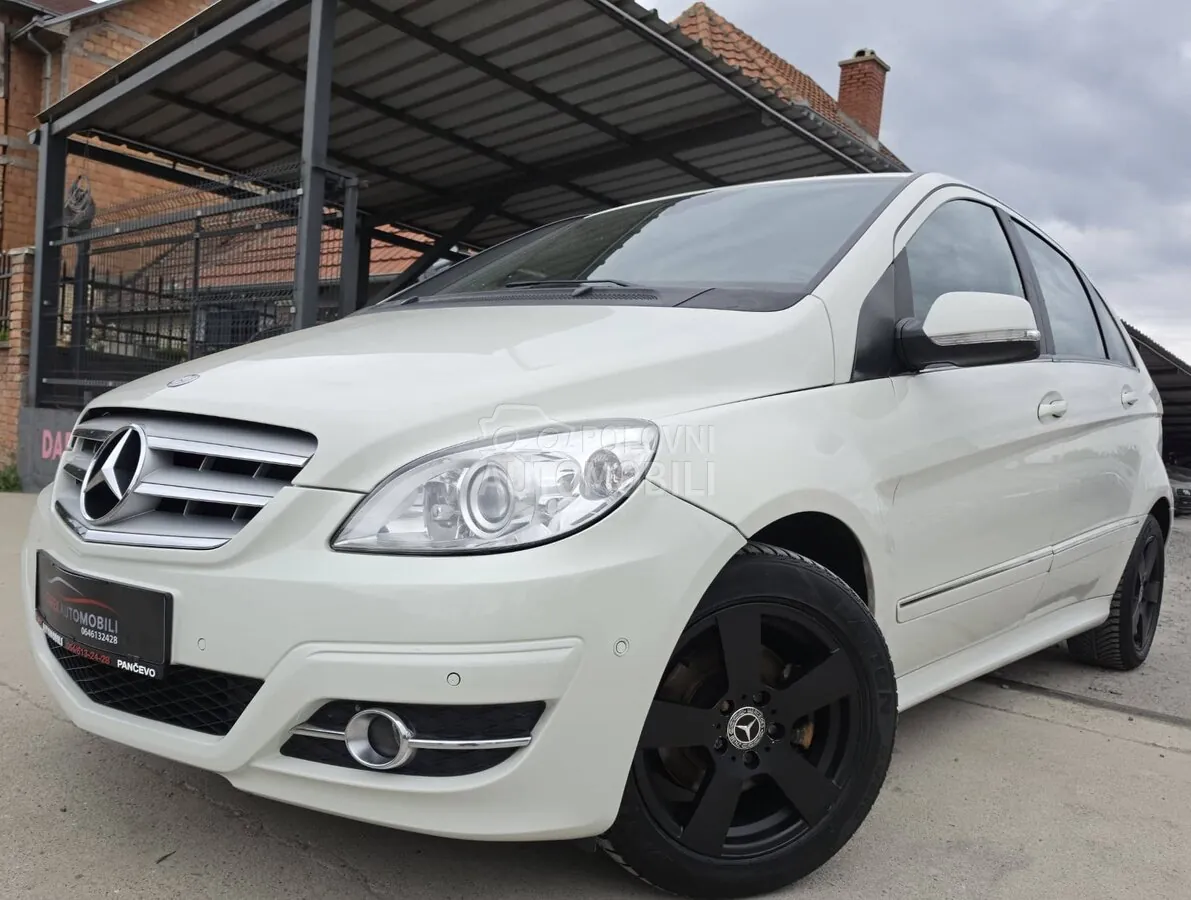 Mercedes-Benz B 180 2011 photo 4