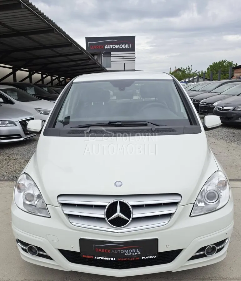 Mercedes-Benz B 180 2011 photo 3