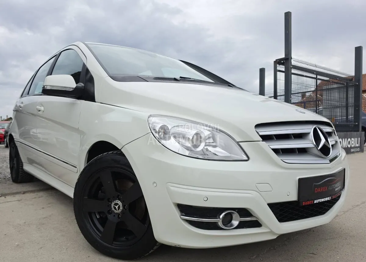 Mercedes-Benz B 180