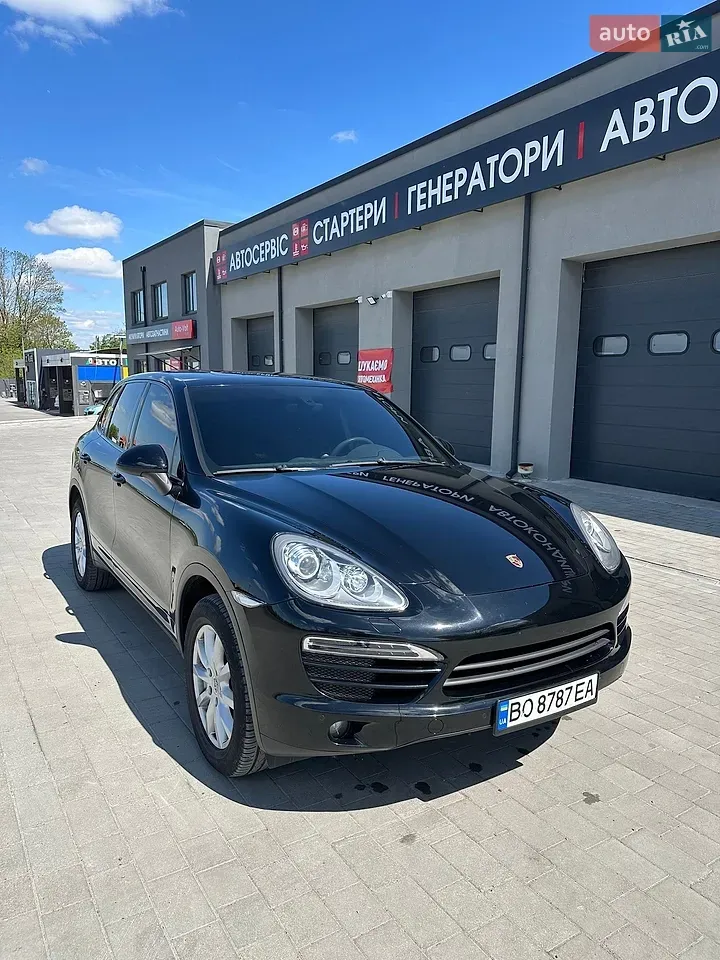 Porsche Cayenne 2012 photo 2