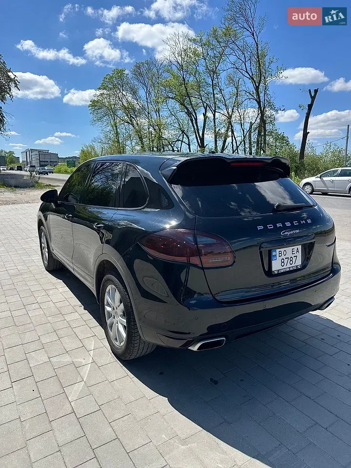 Porsche Cayenne 2012 photo 4