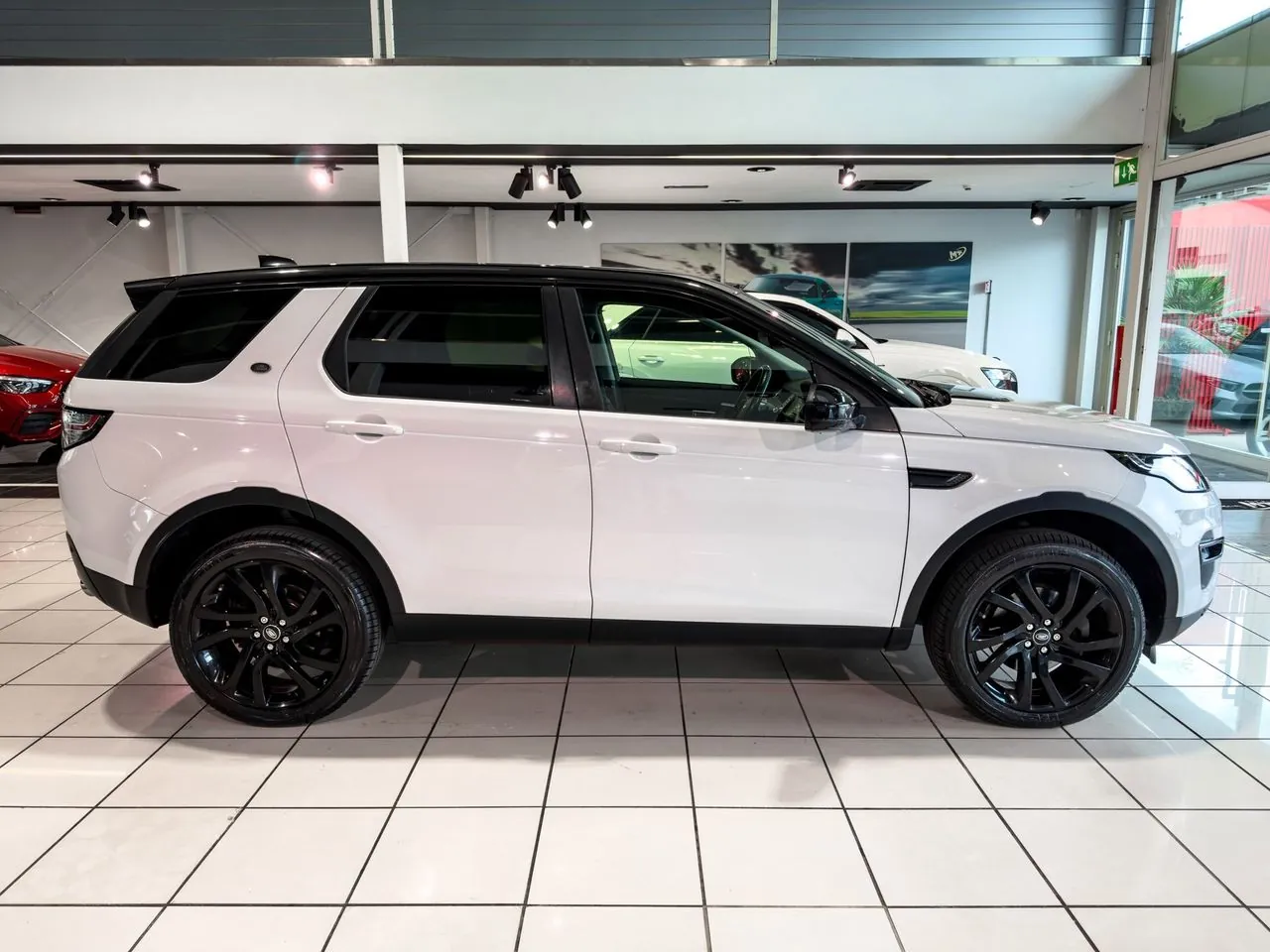 Land Rover Discovery Sport 2017 photo 3