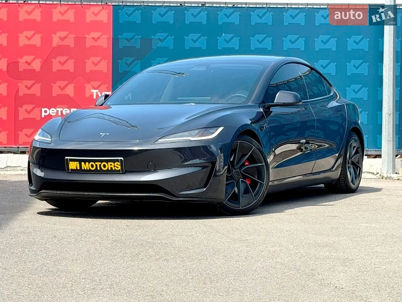 Tesla Model 3 2024 photo 2