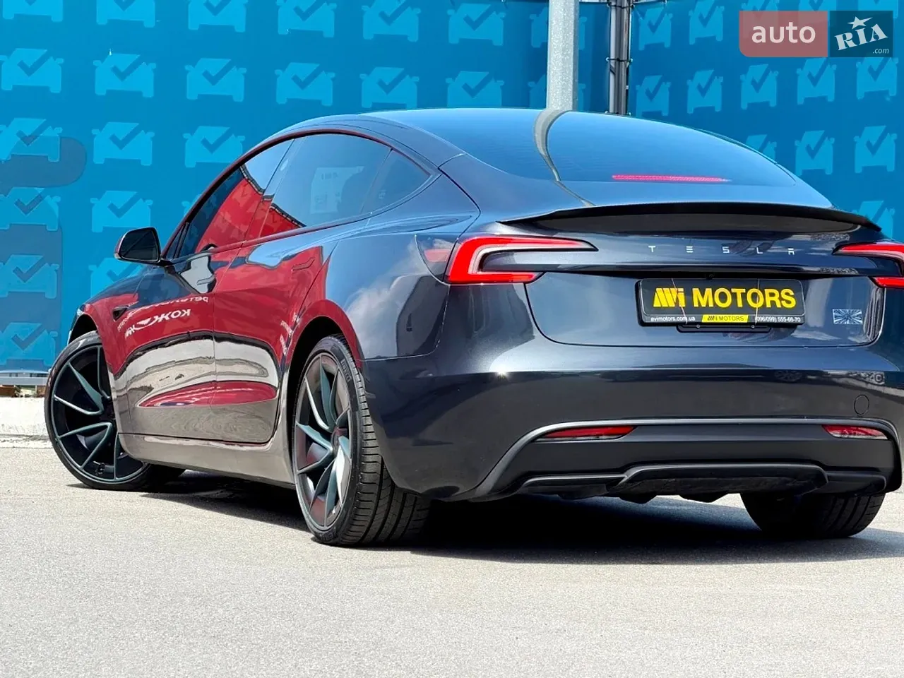 Tesla Model 3 2024 photo 3