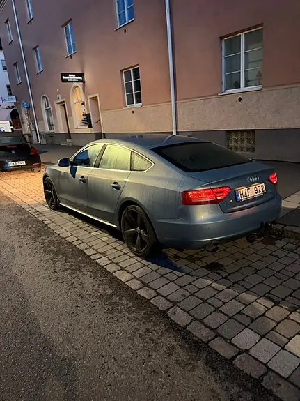 Audi A5 2011 photo 2